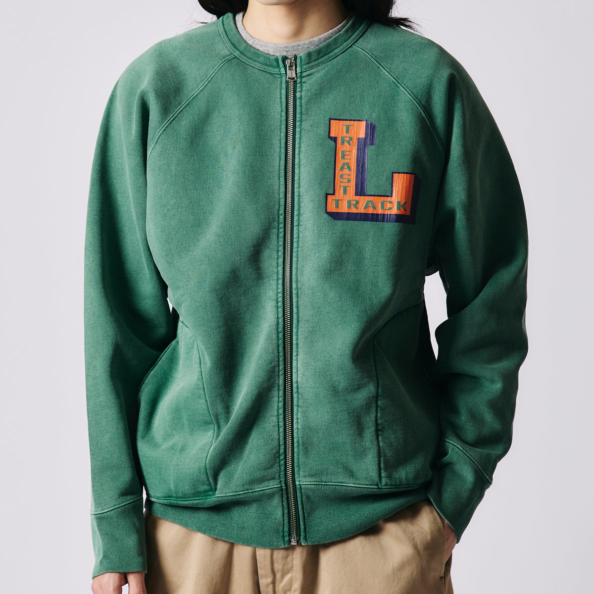 トップス BARNS OUTFITTERS COLORADO FOOTBALL 1966 Pigment Dye】Athletic Zip Up Print Cardigan【T.R.EAST TRACK】BR