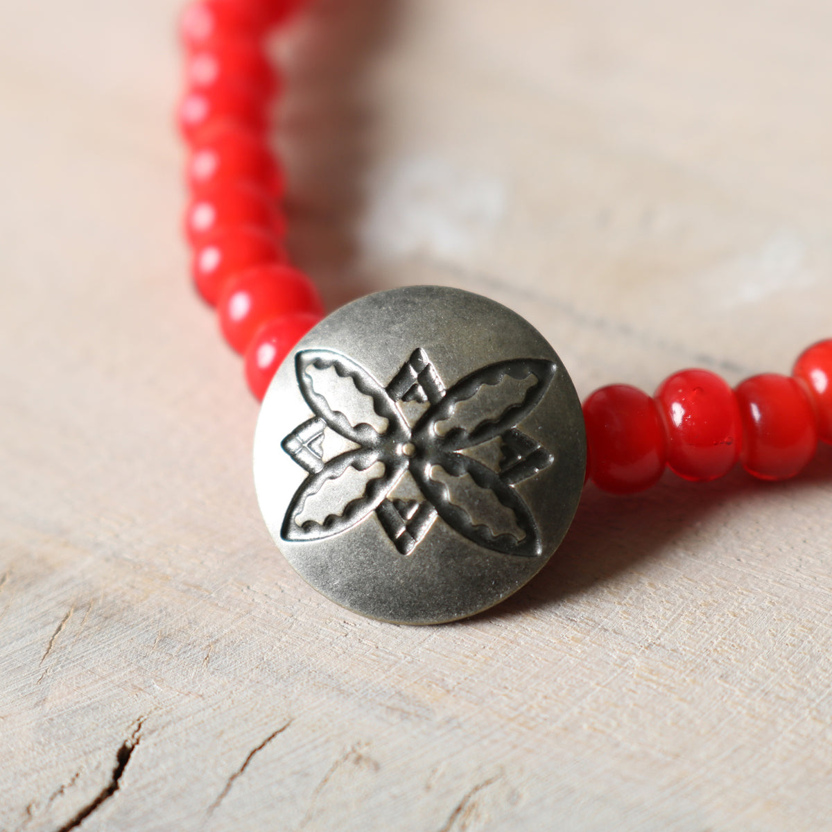 Button Works】White Hearts Bracelet【Red Beads】 BW-0191 – BARNS