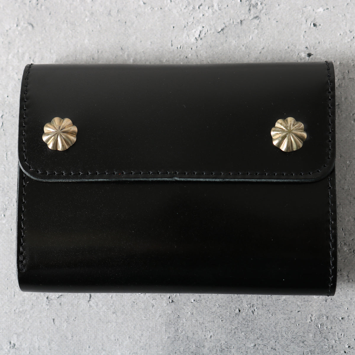 Cordovan × 栃木レザー】Tri-Fold Wallet【Button Works】LE-4333BW