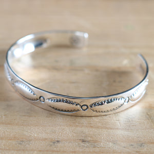 
                  
                    画像をギャラリービューアにロードします【NORTH WORKS】Native Stamp Bangle BR-8463
                  
                