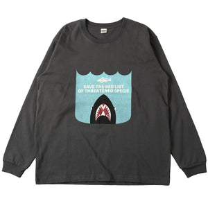 
                  
                    画像をギャラリービューアにロードします16/- HOT-SHOT Print L/S T-shirt 【SAVE THE RED LIST】BR-25422
                  
                