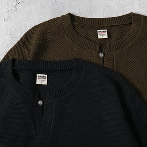 
                  
                    画像をギャラリービューアにロードしますKey Neck Loose Fit Concho T-shirt【Amossa】BR-25224
                  
                