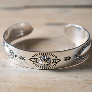 
                  
                    画像をギャラリービューアにロードします【NORTH WORKS】Sunrays Bangle BR-8003W
                  
                
