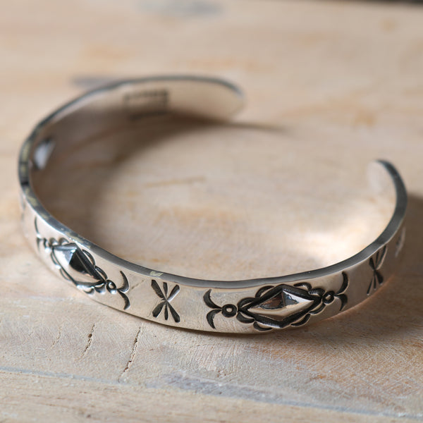NORTH WORKS】Repose Stamp Work Bangle BR-8004W – BARNS OUTFITTERS