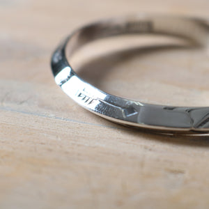 
                  
                    画像をギャラリービューアにロードします【NORTH WORKS】Triangle Bangle BR-8005W
                  
                
