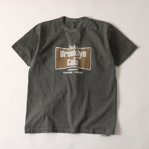 
                  
                    画像をギャラリービューアにロードします【TUBE TEES】ピグメント 丸胴 プリント Tシャツ 〈BROOKLYN COLA〉
                  
                